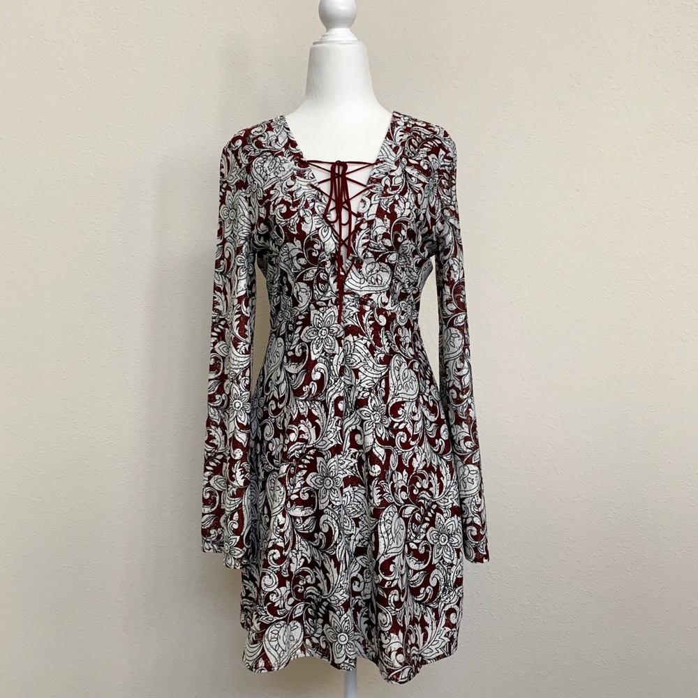Beautiful Bell Sleeves Lace Dress Size 2